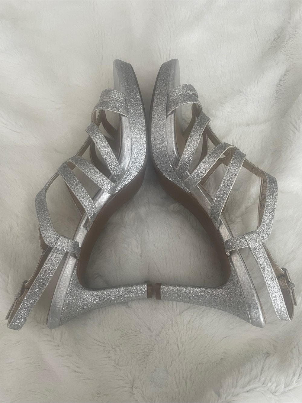 Formal Naturalizer Silver Sparkle Strappy Sandals 9.5 w 1/2 inch platform.